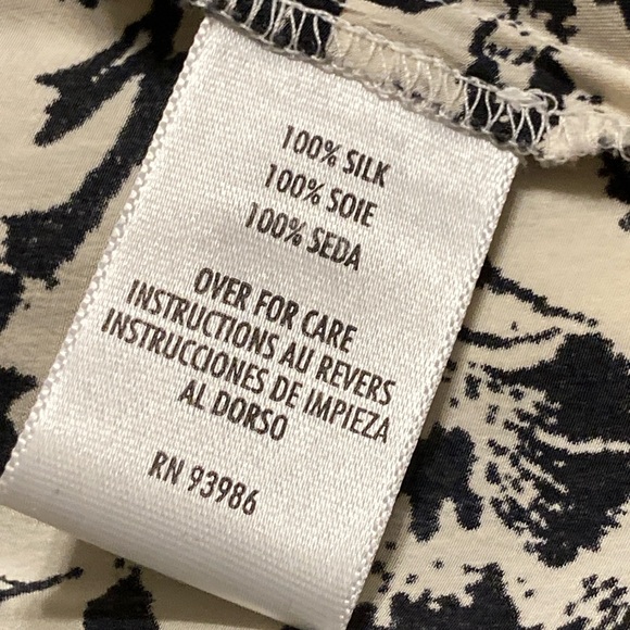 Vintage Silk Floral Wrap Blouse Petite Sophisticate Sz 6P - Picture 11 of 11